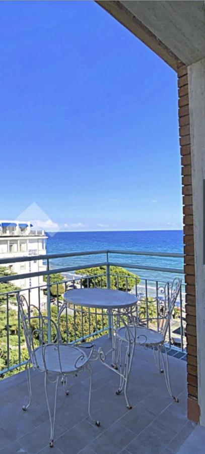 residence cristallo Alassio Exterior foto